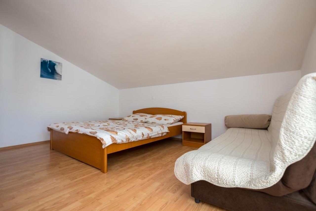 Apartmani Sandra Malinska Sveti Vid-Miholjice Exterior photo