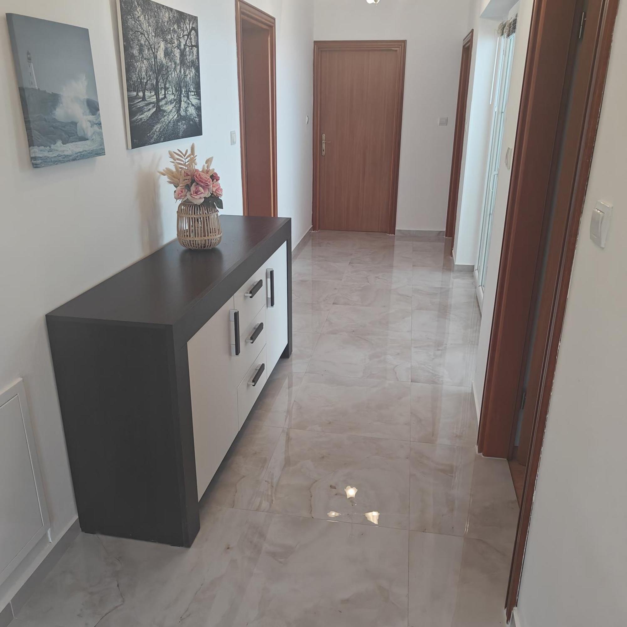 Apartmani Sandra Malinska Sveti Vid-Miholjice Exterior photo